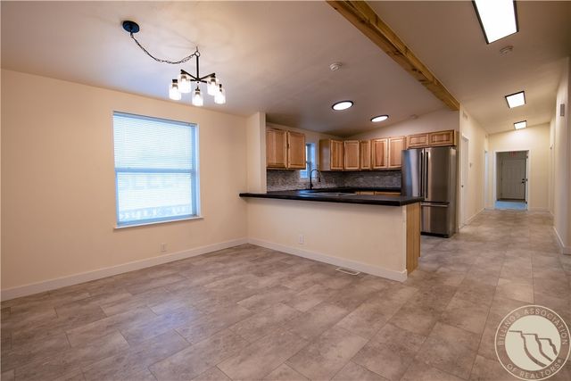 1st Ave W, Forsyth, MT 59327