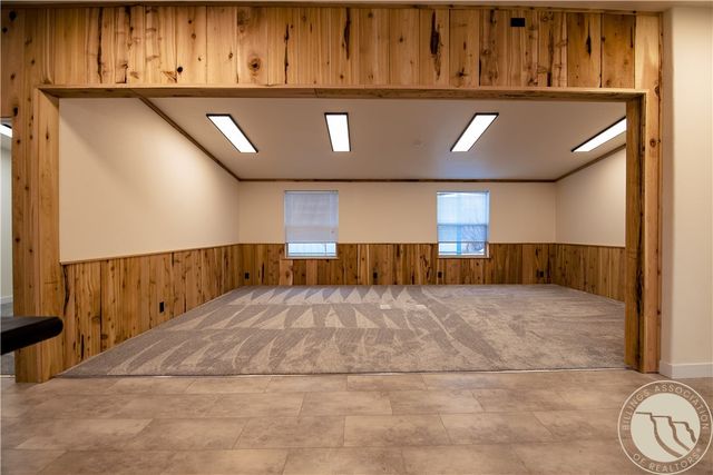 1st Ave W, Forsyth, MT 59327