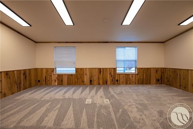 1st Ave W, Forsyth, MT 59327