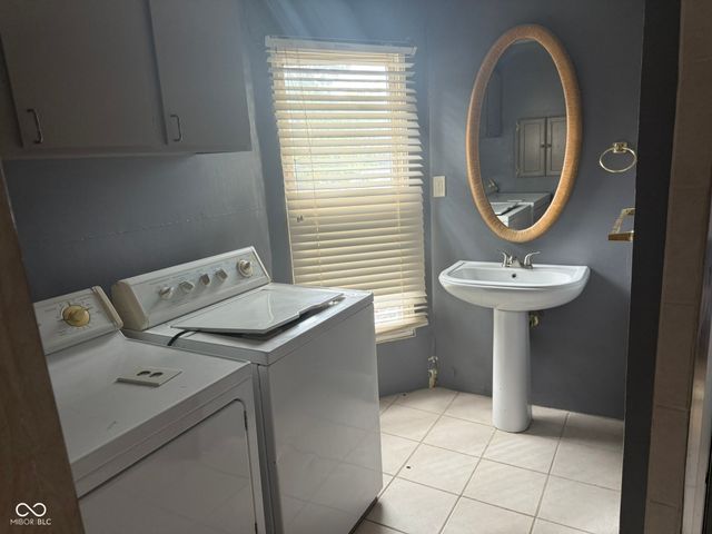 831 S 9th Street, Terre Haute, IN 47807