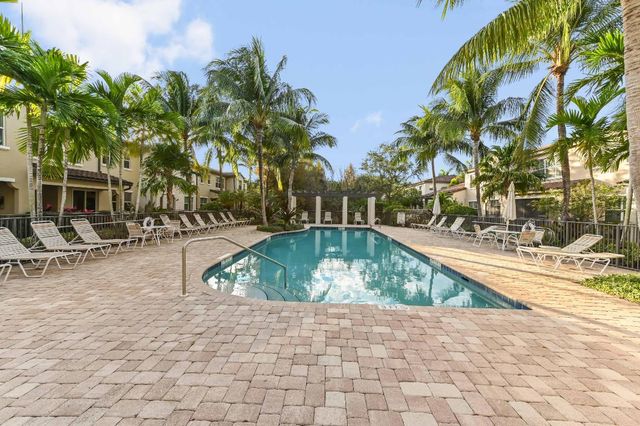 4627 Mediterranean Circle, Palm Beach Gardens, FL 33418
