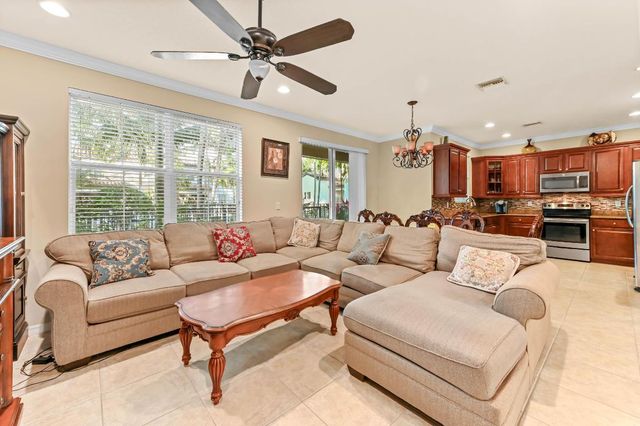 4627 Mediterranean Circle, Palm Beach Gardens, FL 33418