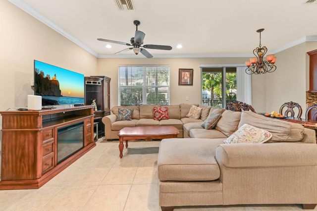 4627 Mediterranean Circle, Palm Beach Gardens, FL 33418