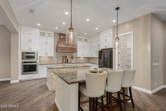 3022 E WILDHORSE Drive, Gilbert, AZ 85297