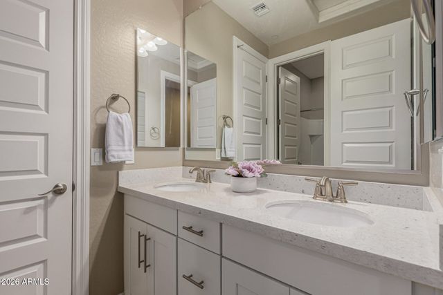 3022 E WILDHORSE Drive, Gilbert, AZ 85297