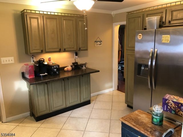 427 Miltonia St, Linden City, NJ 07036