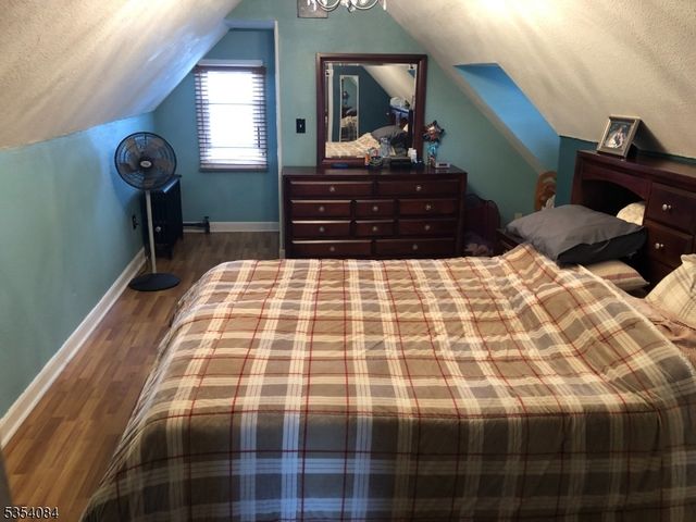 427 Miltonia St, Linden City, NJ 07036