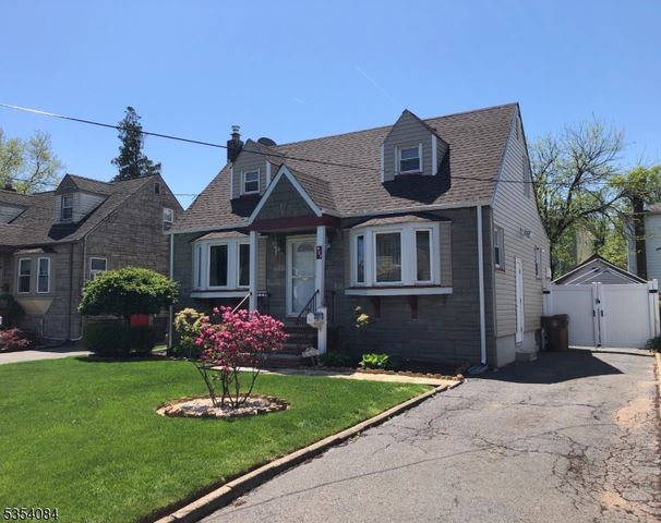 427 Miltonia St, Linden City, NJ 07036