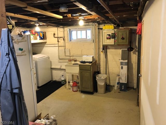 427 Miltonia St, Linden City, NJ 07036