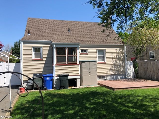 427 Miltonia St, Linden City, NJ 07036