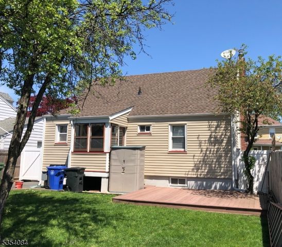 427 Miltonia St, Linden City, NJ 07036