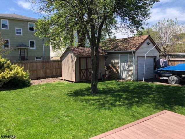 427 Miltonia St, Linden City, NJ 07036