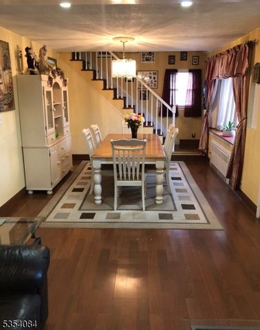 427 Miltonia St, Linden City, NJ 07036