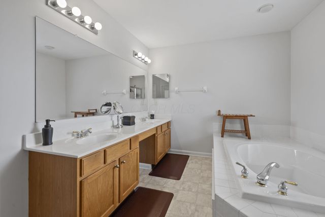 2385 Reeves Avenue, Lewis Center, OH 43035