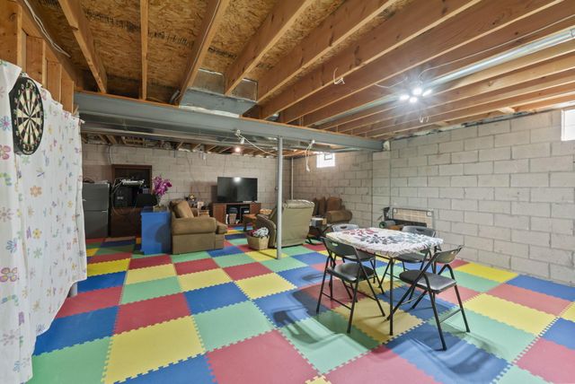 2385 Reeves Avenue, Lewis Center, OH 43035