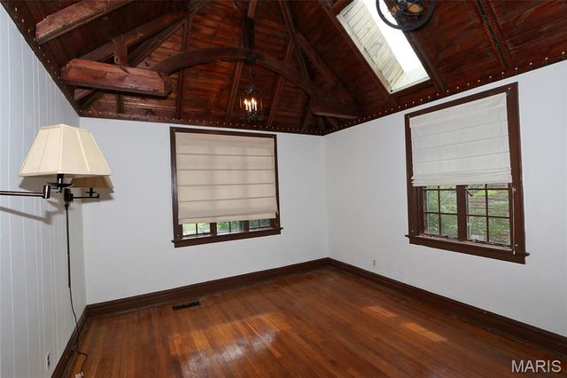 8788 Pine Avenue, St Louis, MO 63144