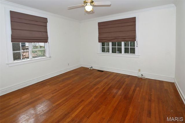 8788 Pine Avenue, St Louis, MO 63144