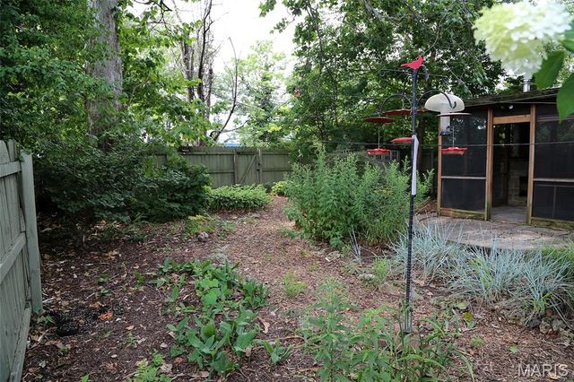8788 Pine Avenue, St Louis, MO 63144