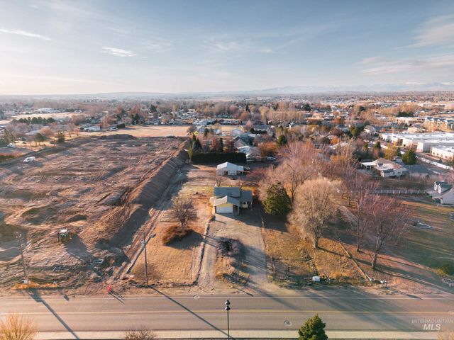 4907 Stamm Ln, Nampa, ID 83687