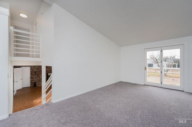 4907 Stamm Ln, Nampa, ID 83687