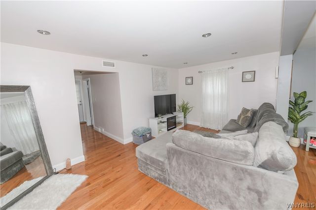 80 Gardenvale Drive, Cheektowaga, NY 14225