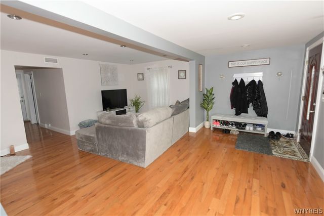 80 Gardenvale Drive, Cheektowaga, NY 14225