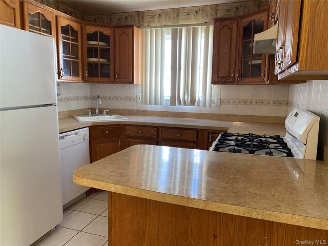 231-24 Lansing Avenue, Springfield Gardens, NY 11413