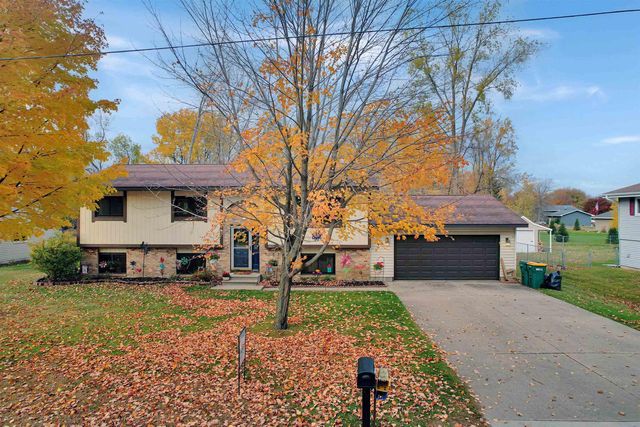 1420 EDWIN STREET, Marinette, WI 54143