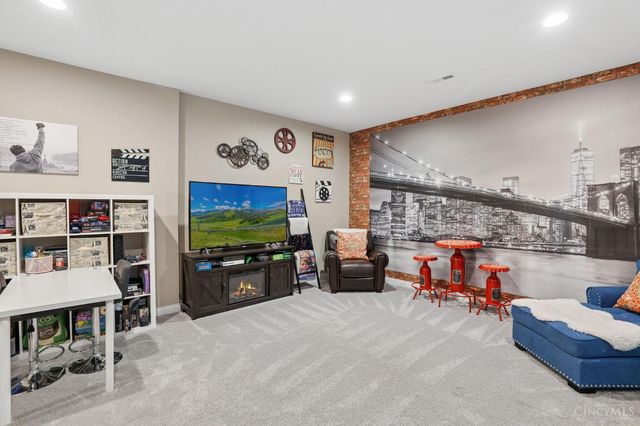 1252 Autumn Run Drive, Hamilton Twp, OH 45039