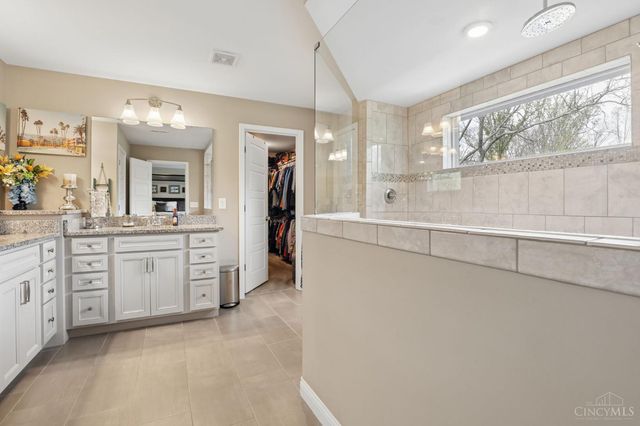 1252 Autumn Run Drive, Hamilton Twp, OH 45039