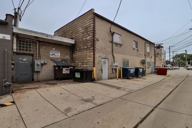 7441 Madison Street, Forest Park, IL 60130