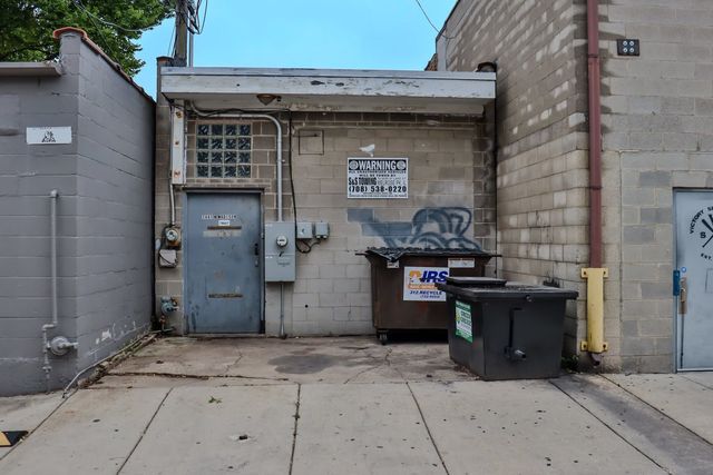 7441 Madison Street, Forest Park, IL 60130