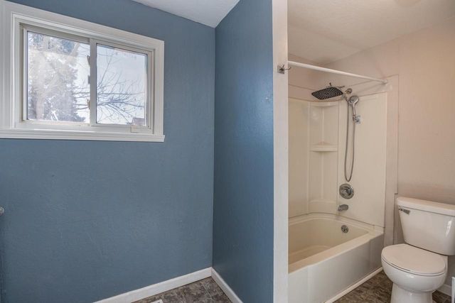 901 S GREENWOOD AVENUE, Green Bay, WI 54304