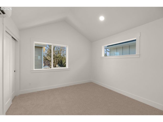 5230 Se Knapp, Portland, OR 97206