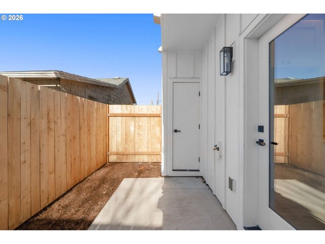 5230 Se Knapp, Portland, OR 97206