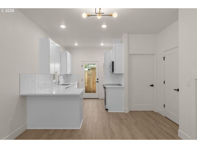 5230 Se Knapp, Portland, OR 97206