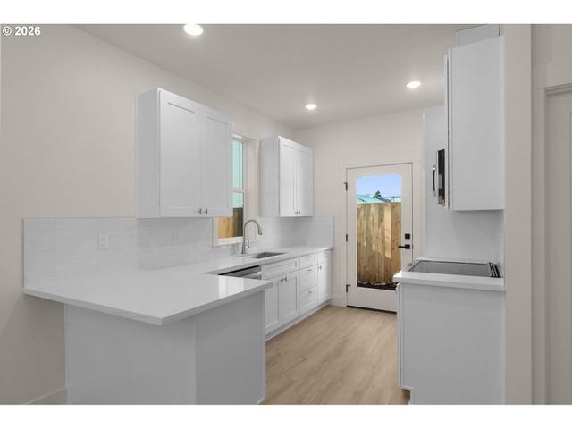 5230 Se Knapp, Portland, OR 97206