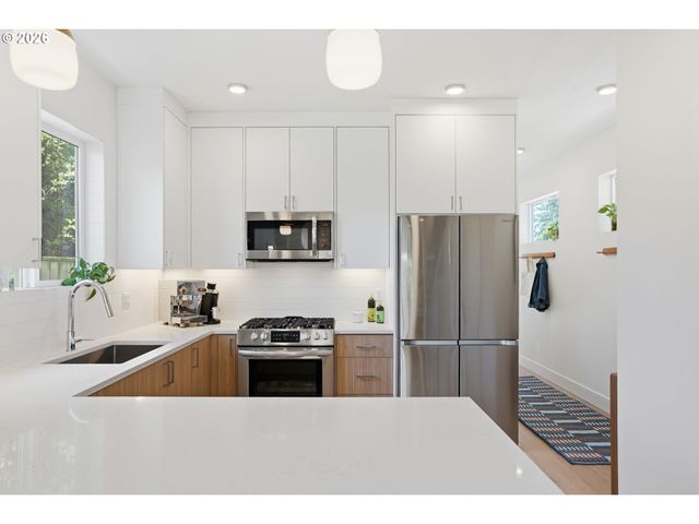 4611 Se KNAPP St, Portland, OR 97206