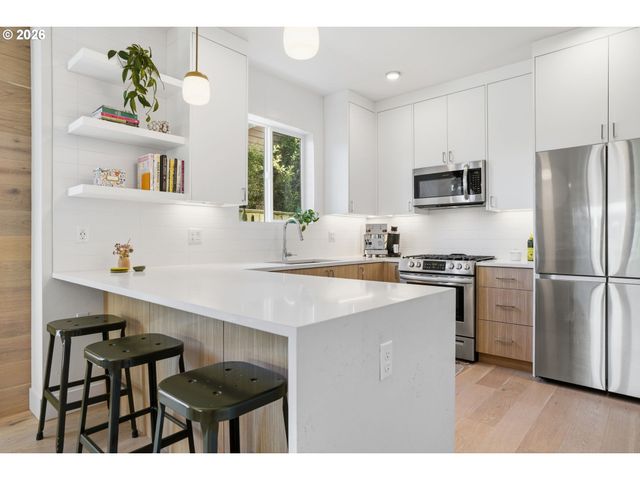 4611 Se KNAPP St, Portland, OR 97206