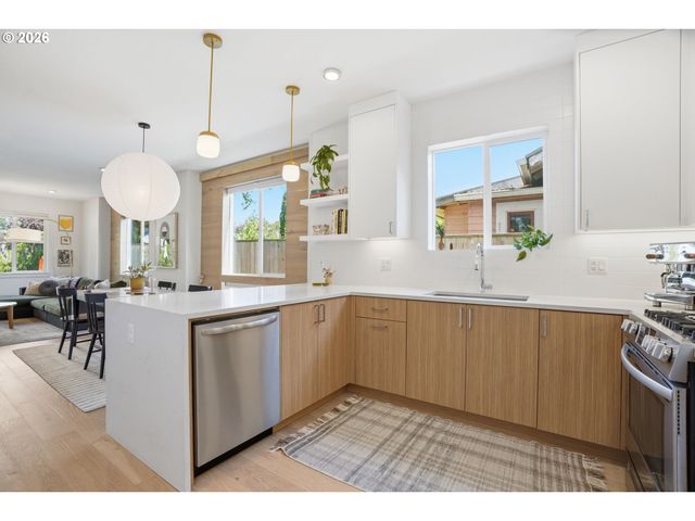 4611 Se KNAPP St, Portland, OR 97206