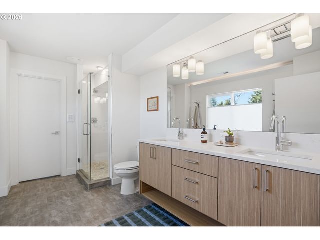 4611 Se KNAPP St, Portland, OR 97206