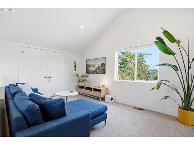 4611 Se KNAPP St, Portland, OR 97206