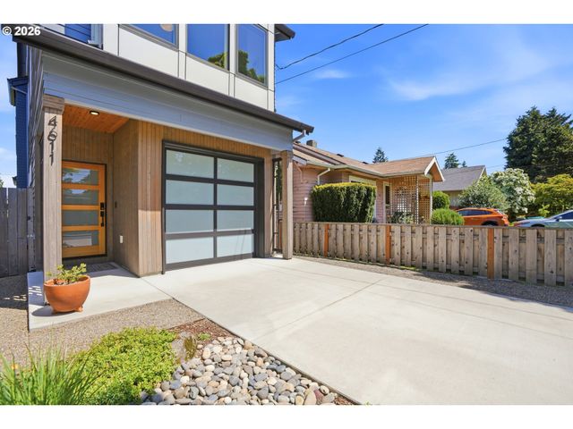 4611 Se KNAPP St, Portland, OR 97206