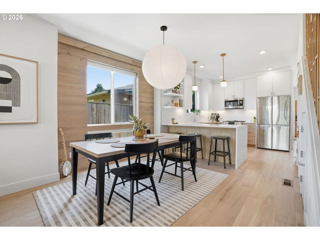 4611 Se KNAPP St, Portland, OR 97206