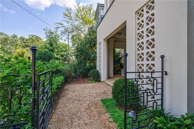 81 Delmont Drive NE, Atlanta, GA 30305
