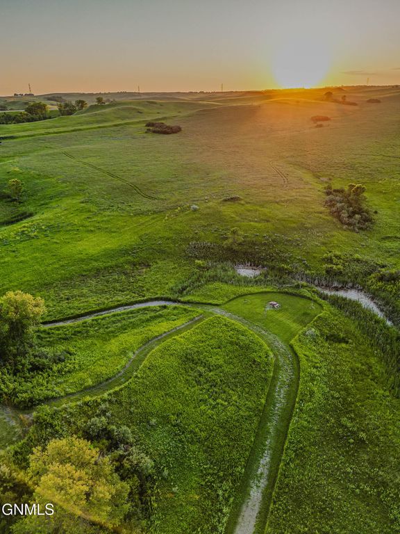 13840 Saddlehorn Drive, Bismarck, ND 58503 photo 15