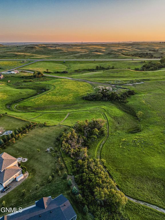13840 Saddlehorn Drive, Bismarck, ND 58503 photo 16