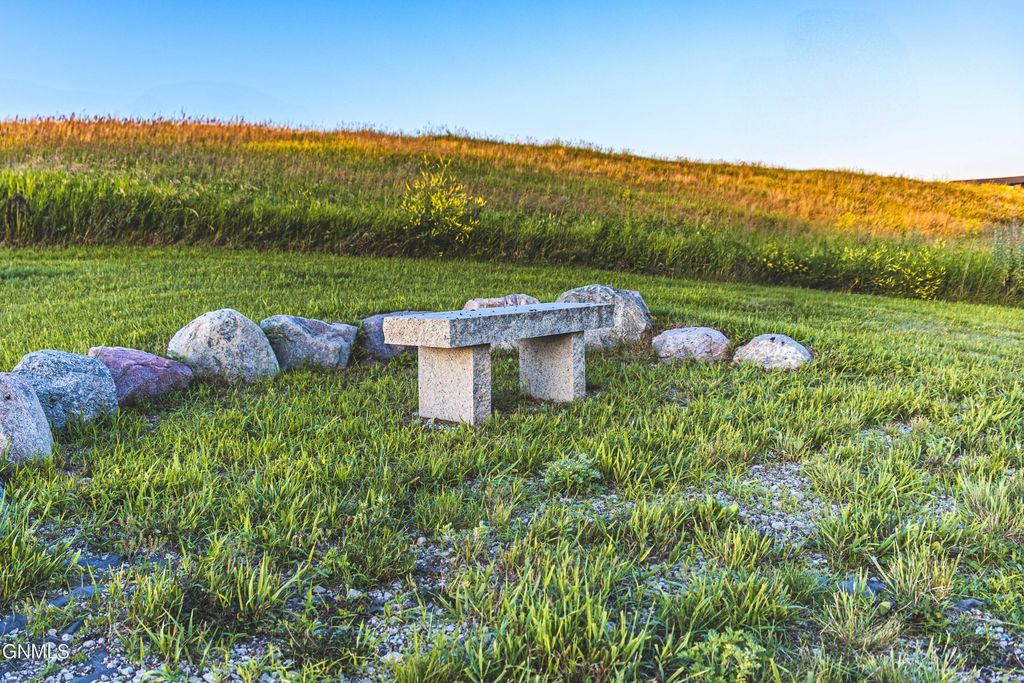 13840 Saddlehorn Drive, Bismarck, ND 58503 photo 22