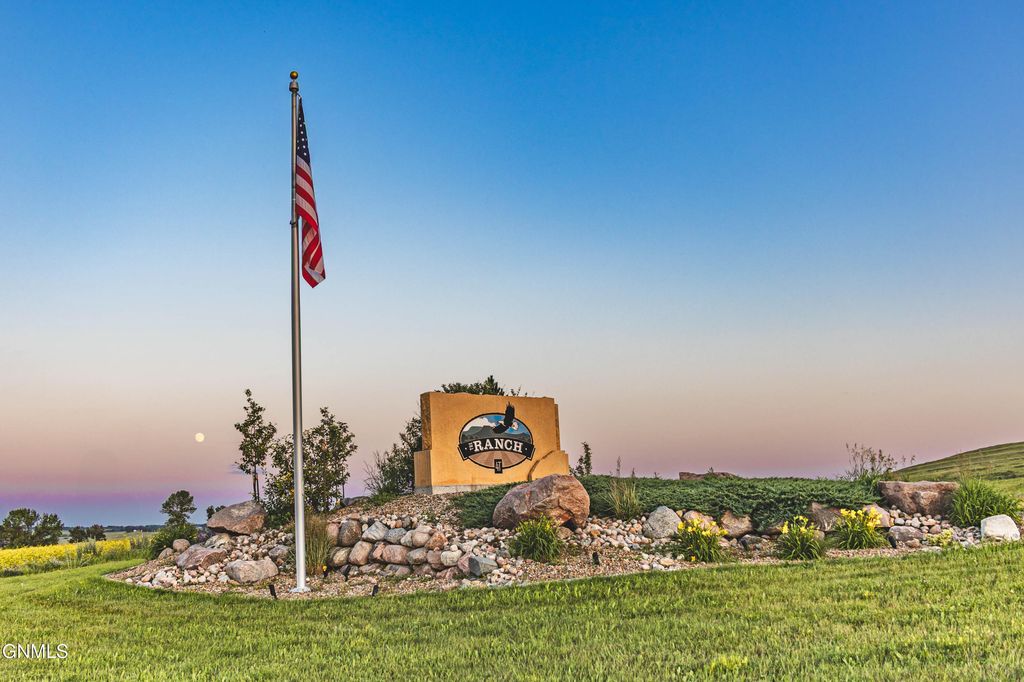 13840 Saddlehorn Drive, Bismarck, ND 58503 photo 24