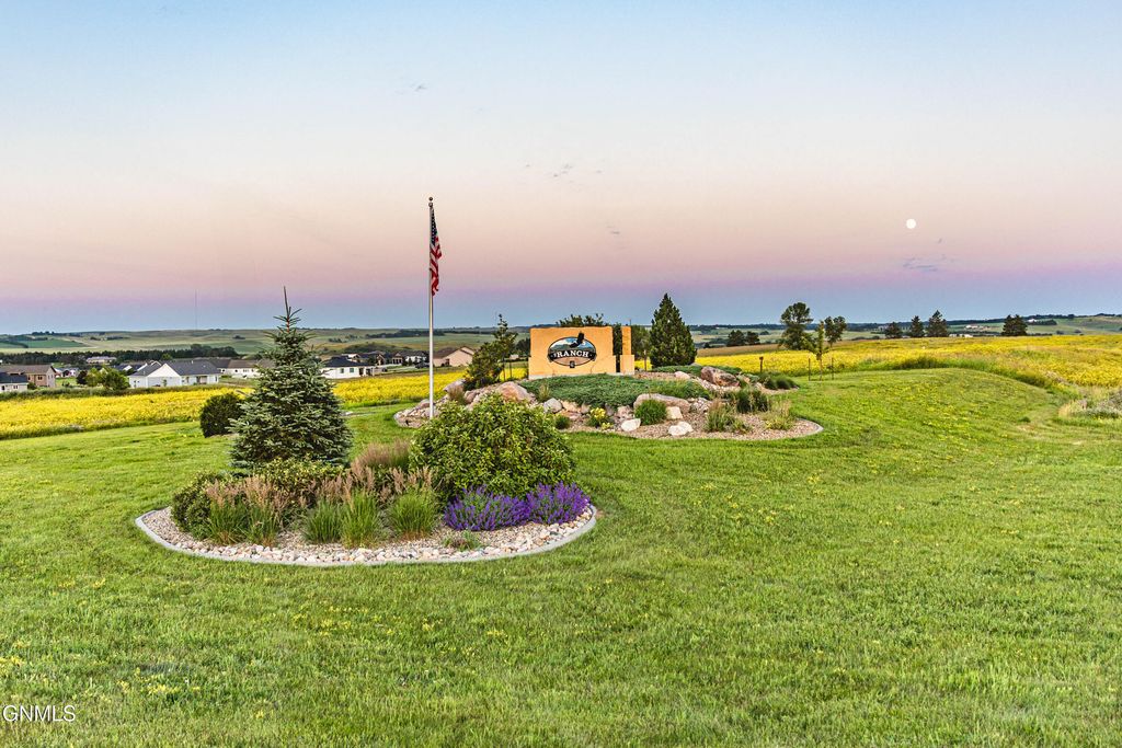 13840 Saddlehorn Drive, Bismarck, ND 58503 photo 26